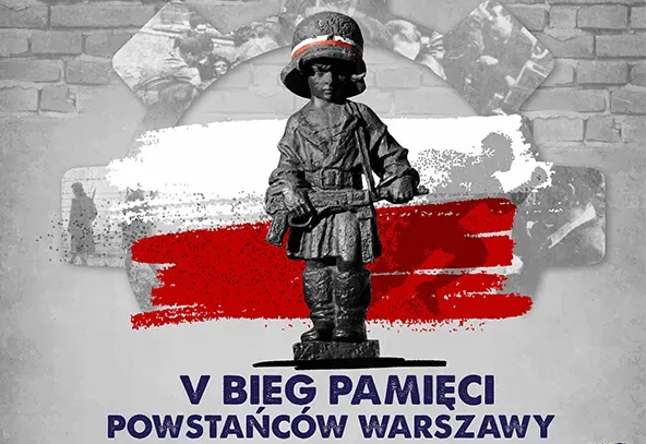 Figura Małego Powstańca na tle biało-czerwonej flagi oraz napis V Bieg Pamięci Powstańców Warszawy.