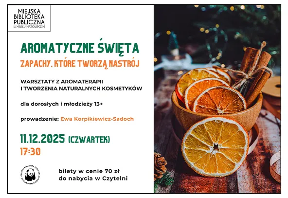 Po lewej stronie tekst na białym tle, po prawej miska z suszonymi plasterkami pomarańczy i laskami cynamonu na drewnianym stole, rozmyte światełka w tle.