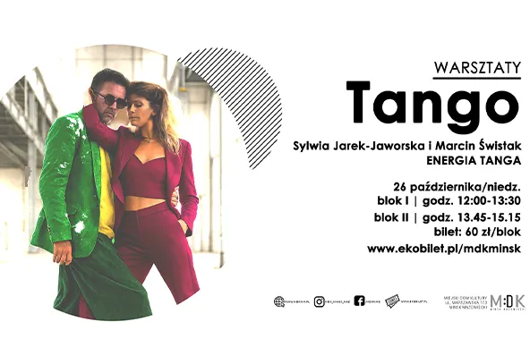 Para tańczy tango na tle jasnego wnętrza, mężczyzna w zielonym garniturze i kobieta w bordowym eleganckim stroju.